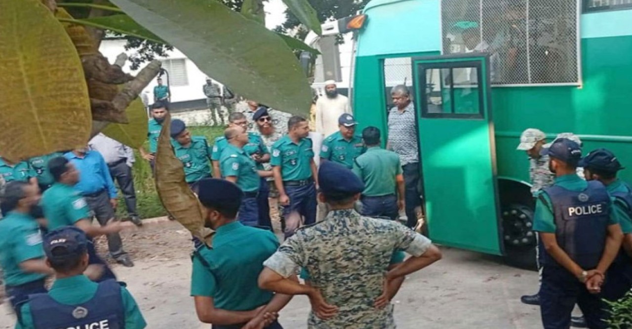মানবতাবিরোধী অপরাধের মামলায় আত্মসমর্পণ করা ১৫ সেনা কর্মকর্তা নির্দোষ: আইনজীবী