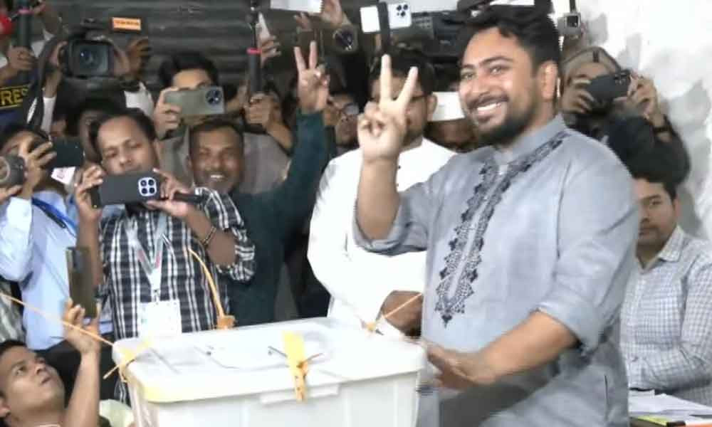 ঢাকা-১১ আসনে ভোট দিলেন এনসিপি আহ্বায়ক নাহিদ ইসলাম