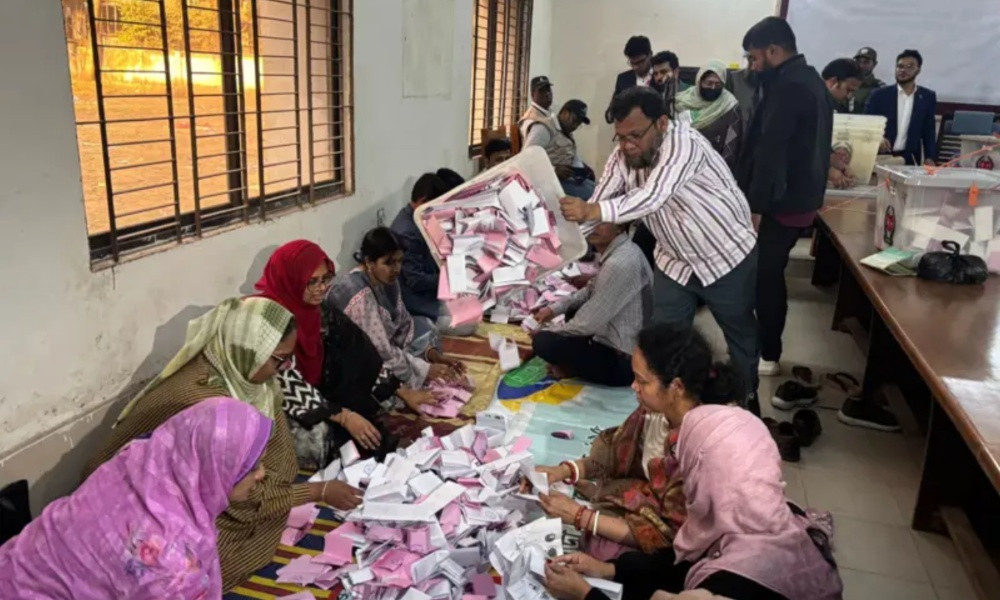 ভোট শেষে শুরু গণনা, সংসদ ও গণভোটের ব্যালট আলাদা করে হিসাব