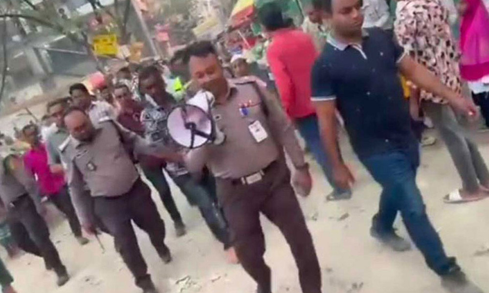 মোহাম্মদপুরে চাঁদাবাজ ‘কাইল্লা ফারুক’ গ্রেপ্তার, হত্যাচেষ্টা মামলায় দুই দিনের রিমান্ড