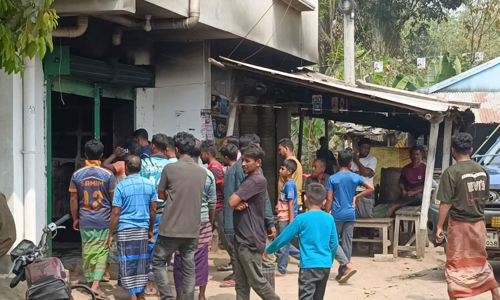 ঝিনাইদহে বিএনপি কার্যালয়ে আগুন, পুড়ে গেল আসবাবপত্র
