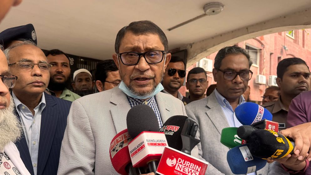 হঠাৎ মানসিক স্বাস্থ্য হাসপাতালে স্বাস্থ্যমন্ত্রী ও প্রতিমন্ত্রীর পরিদর্শন