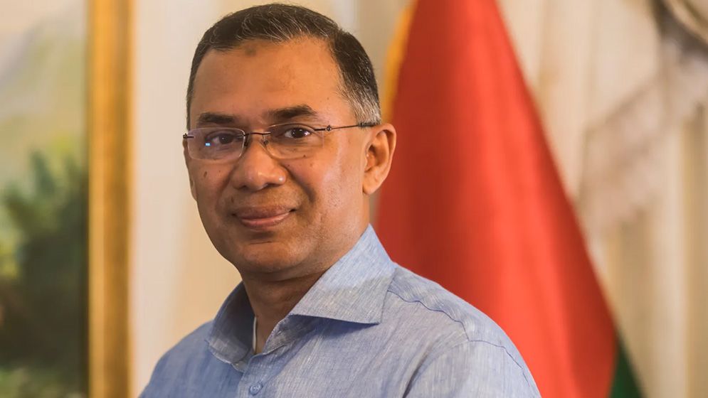 ‘চলেন যুদ্ধে যাই’: সকালে বাসা থেকে বের হয়ে প্রধানমন্ত্রীর মন্তব্যে বিস্ময়