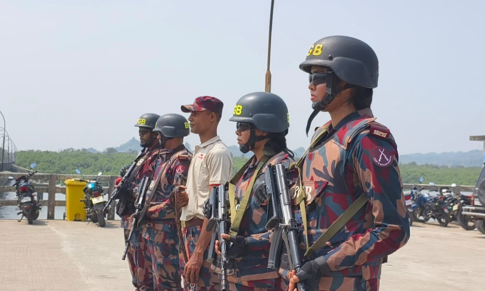 মধ্যপ্রাচ্যের যুদ্ধের প্রভাবে জ্বালানি তেল পাচার ঠেকাতে টেকনাফ সীমান্তে বিজিবির নজরদারি জোরদার