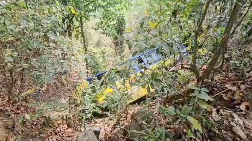 বান্দরবানে সৌদিয়া পরিবহনের বাস দুর্ঘটনা, আহত কয়েকজন