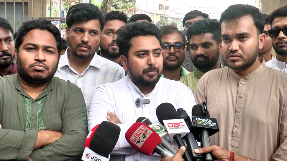 সরকার গণরায় মানছে না, সংবিধান নিজেদের মতো ব্যাখ্যা করছে: নাহিদ ইসলাম
