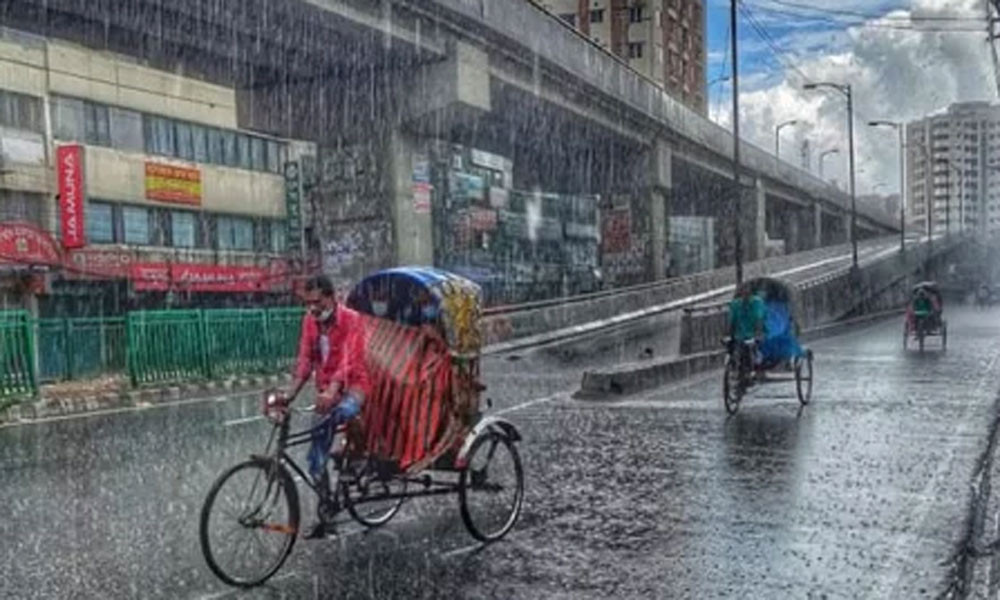 ঢাকায় বজ্রসহ বৃষ্টির সম্ভাবনা, তাপমাত্রা কমতে পারে