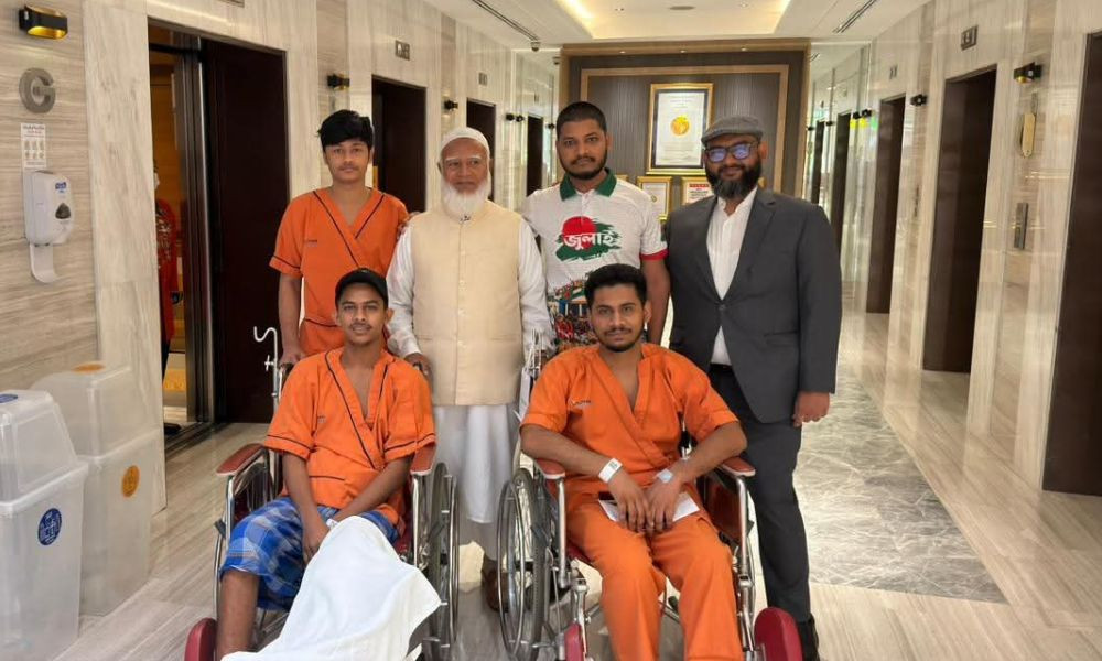 ব্যাংককে আহত ‘জুলাই যোদ্ধাদের’ সঙ্গে সাক্ষাৎ করলেন জামায়াত আমির ডা. শফিকুর রহমান