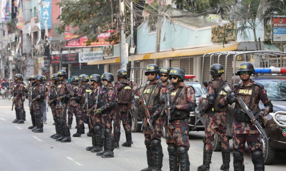 ঈদযাত্রা নির্বিঘ্ন করতে রাজধানীসহ আশপাশে বিজিবি মোতায়েন