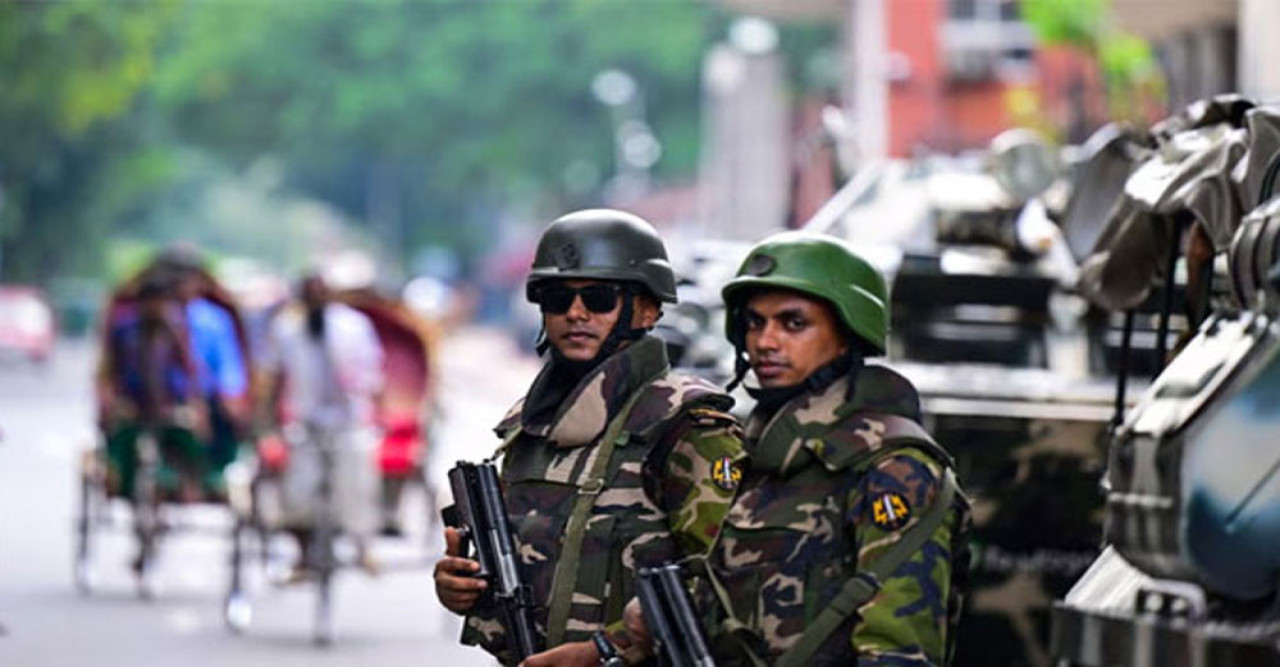 সেনাবাহিনীর ক্যাপ্টেন ও উর্ধ্বতনদের বিশেষ ম্যাজিস্ট্রেসি ক্ষমতা ৬০ দিন বাড়িয়েছে সরকার