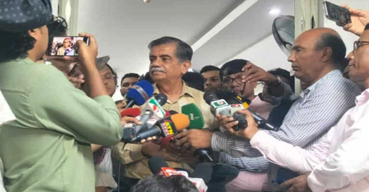 “চলে যেতে বললে চলে যাব”—বিমান দুর্ঘটনায় শিক্ষা উপদেষ্টার মন্তব্যে বিতর্ক