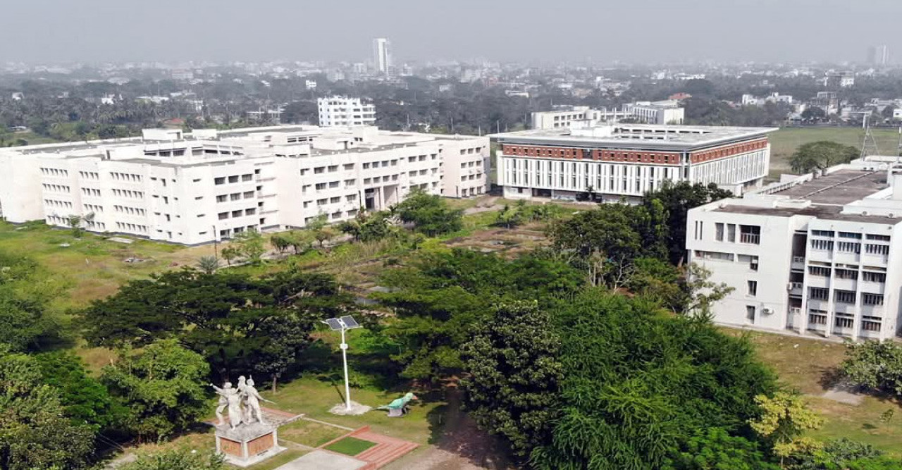 খুবি অধ্যাপকের বিরুদ্ধে ছাত্রীকে অশালীন প্রস্তাব ও হুমকির অভিযোগ, তদন্ত কমিটি গঠন
