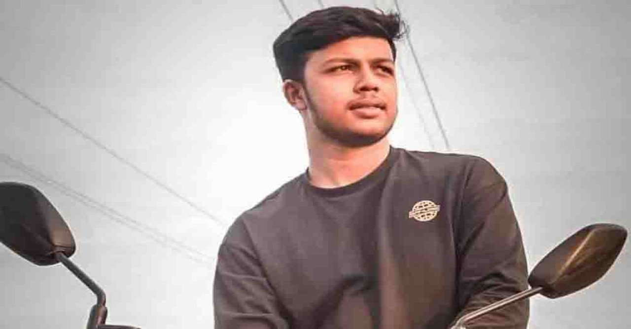খুলনায় ফেরি-ট্রলার সংঘর্ষে নিখোঁজ আকাশের মরদেহ উদ্ধার