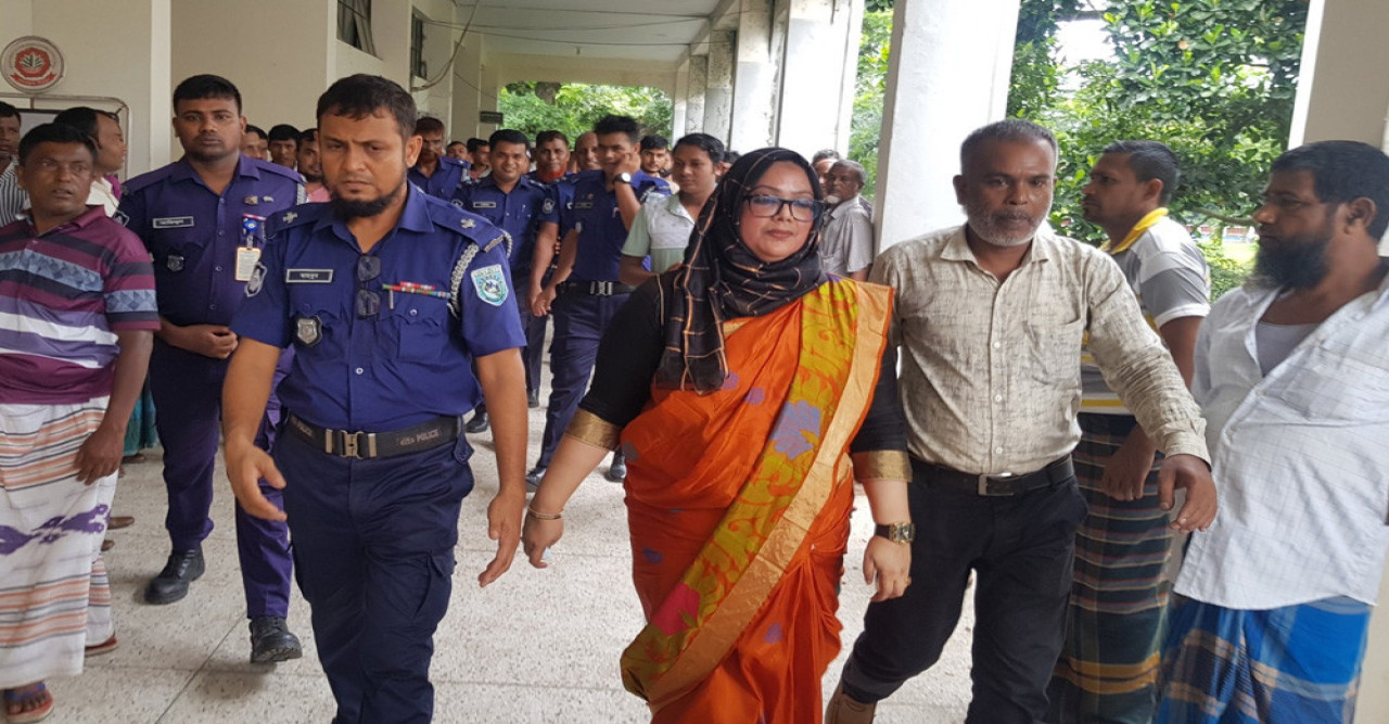 সাংবাদিক নির্যাতন মামলা: সাবেক ডিসি সুলতানা পারভীন ছয় মাসের জামিনে মুক্ত