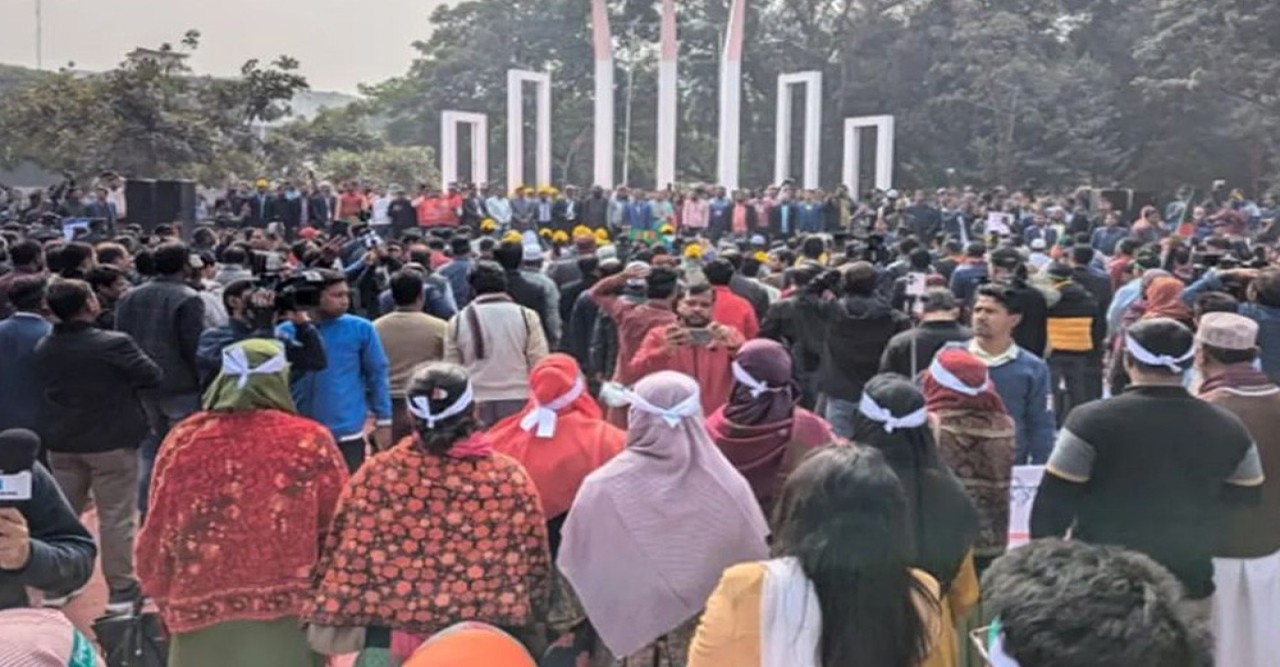 দাবি আদায় ও পুলিশি হামলার প্রতিবাদে রোববার থেকে দেশের সব প্রাথমিক বিদ্যালয়ে অনির্দিষ্টকালের কর্মবিরতি