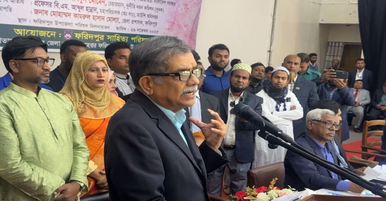 শিক্ষাকেন্দ্রে রাজনীতির প্রভাবহীন পরিবেশ নিশ্চিত করার আহ্বান শিক্ষা উপদেষ্টার
