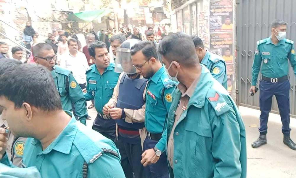 সরকার উৎখাতের ষড়যন্ত্র মামলায় সাংবাদিক শওকত মাহমুদের ৫ দিনের রিমান্ড