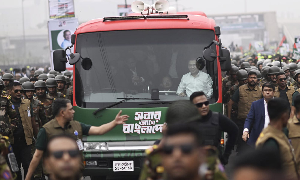 বিজয়ীর বেশে তারেক রহমান: জনসমুদ্রে ভাসছে ঢাকা, গন্তব্য ৩০০ ফিট ও এভারকেয়ার হাসপাতাল