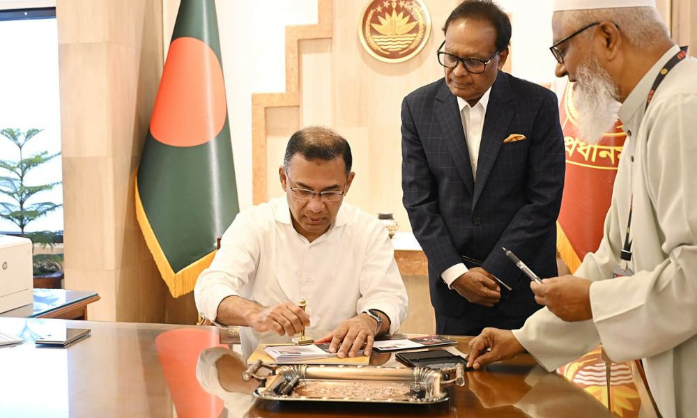 প্রধানমন্ত্রী তারেক রহমান প্রথমবারের মতো তেজগাঁও প্রধানমন্ত্রীর কার্যালয়ে দায়িত্ব গ্রহণ