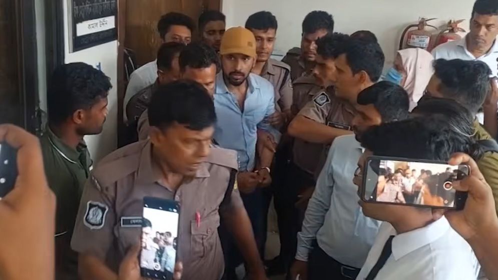 আত্মহত্যায় প্ররোচনার মামলায় অভিনেতা জাহের আলভী কারাগারে