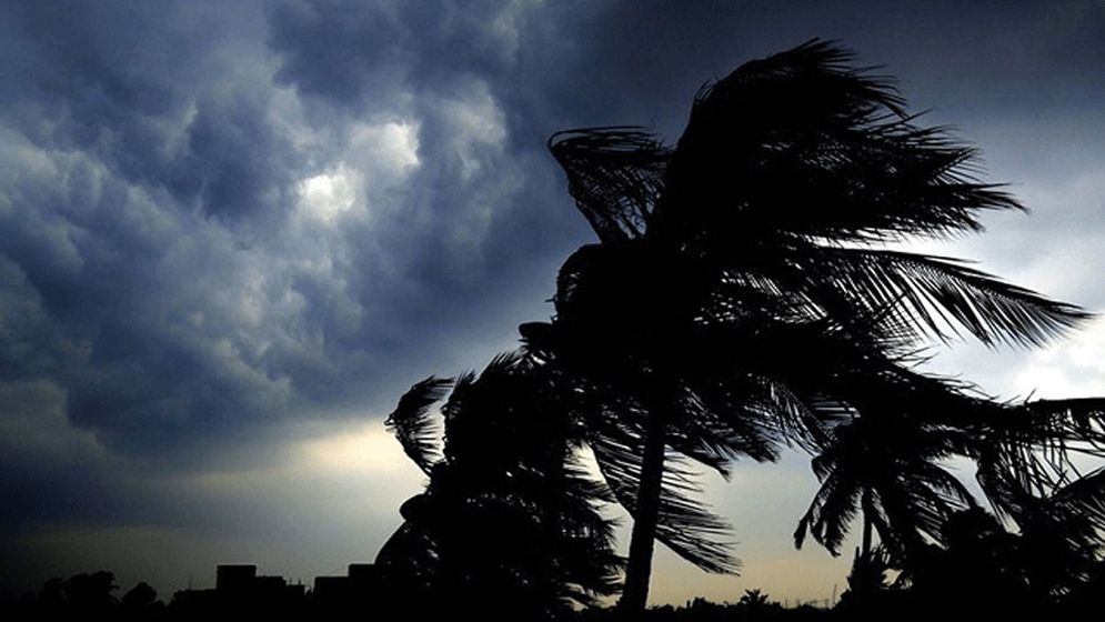 ১৩ জেলায় ঘণ্টায় ৬০ কিলোমিটার বেগে ঝড়ের আভাস