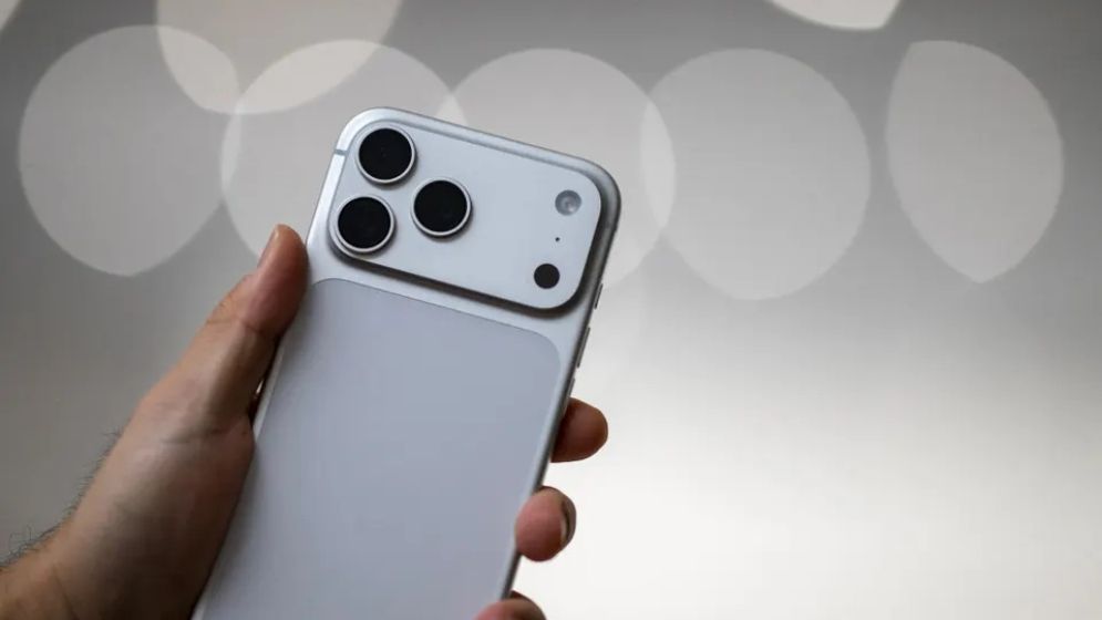 সেপ্টেম্বরেই উন্মোচন হতে পারে iPhone 18 Pro Max, প্রকাশ্যে সম্ভাব্য সময়সূচি