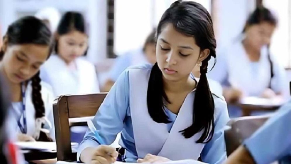 বৈরী আবহাওয়ায় চট্টগ্রাম বোর্ডের এইচএসসি পরীক্ষা ১৬ জুলাই পর্যন্ত স্থগিত