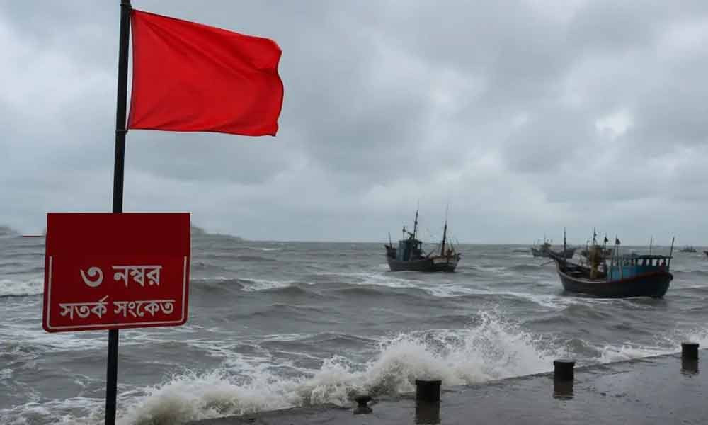 লঘুচাপের প্রভাবে উত্তাল সাগর, চার সমুদ্রবন্দরে ৩ নম্বর সতর্কসংকেত