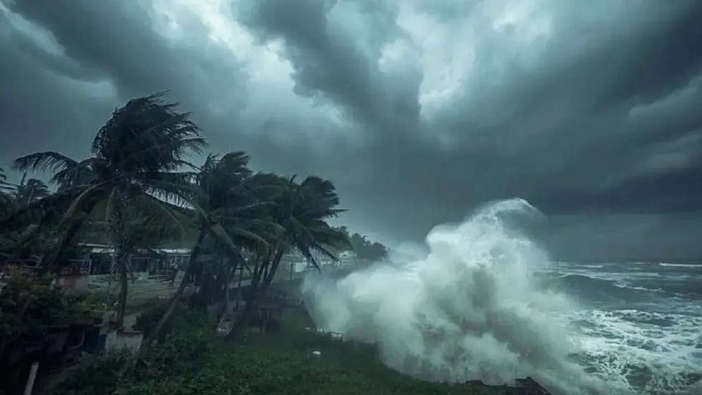 দেশের ৮ অঞ্চলে ঝড়-বৃষ্টির সতর্কতা, নৌবন্দরকে ১ নম্বর সংকেত