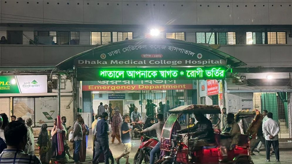 শনিরআখড়ায় ব্যবসায়ীকে গুলি, হামলাকারী আটক