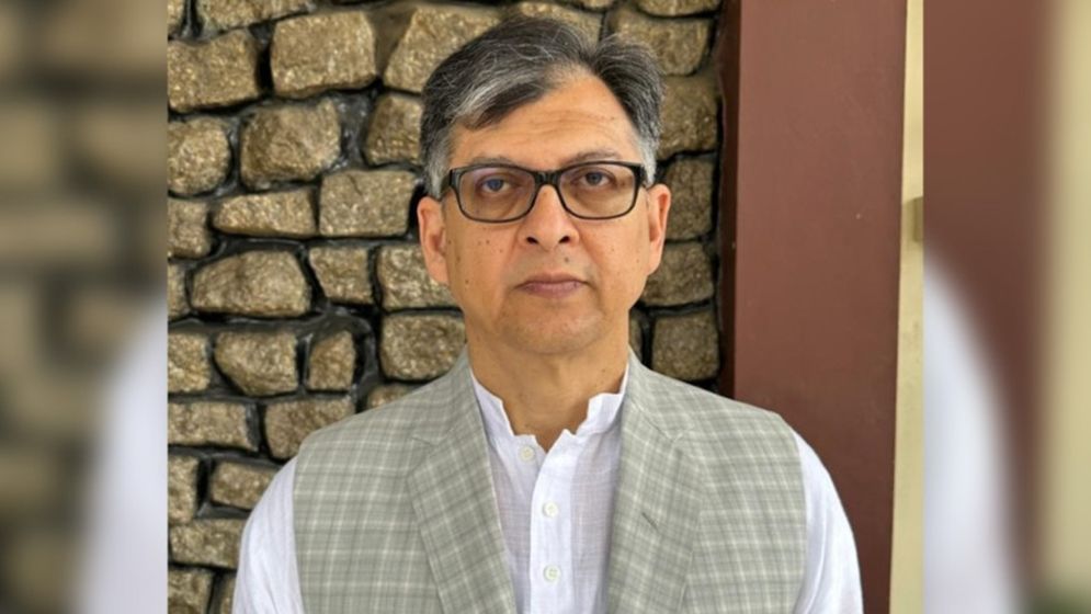 ‘সারা বিশ্ব আজ বাংলাদেশের জনস্রোত দেখবে’: বিমান বন্দরে সালাহউদ্দিন আহমদ