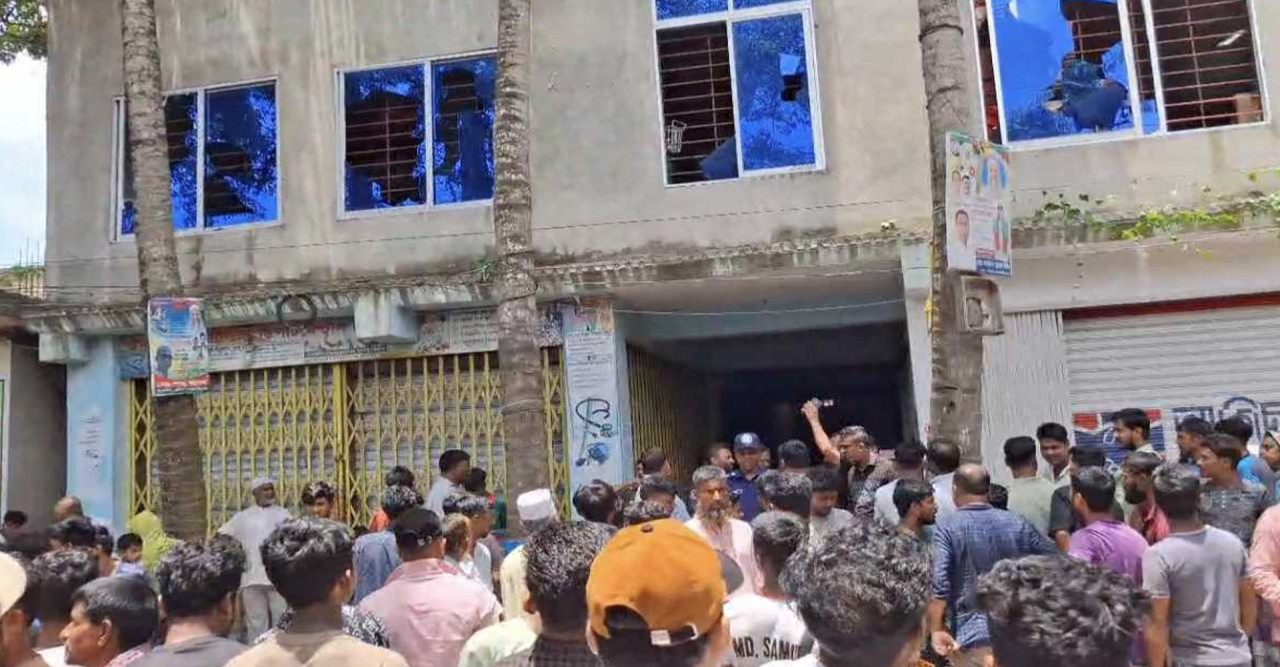 মুরাদনগরে এক পরিবারের ৩ জনকে নৃশংসভাবে হত্যা