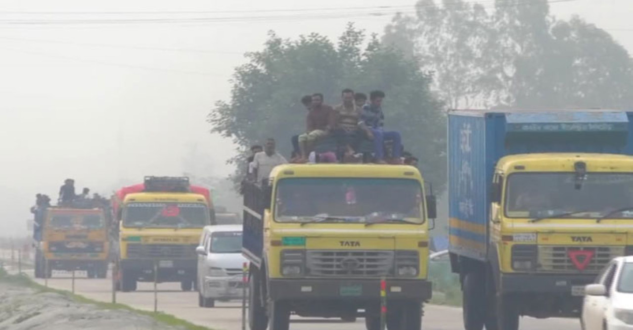 ঈদযাত্রায় উত্তরবঙ্গগামী মহাসড়কে দ্বিগুণ যানচাপ, বাড়তি ভাড়ায় ভোগান্তি