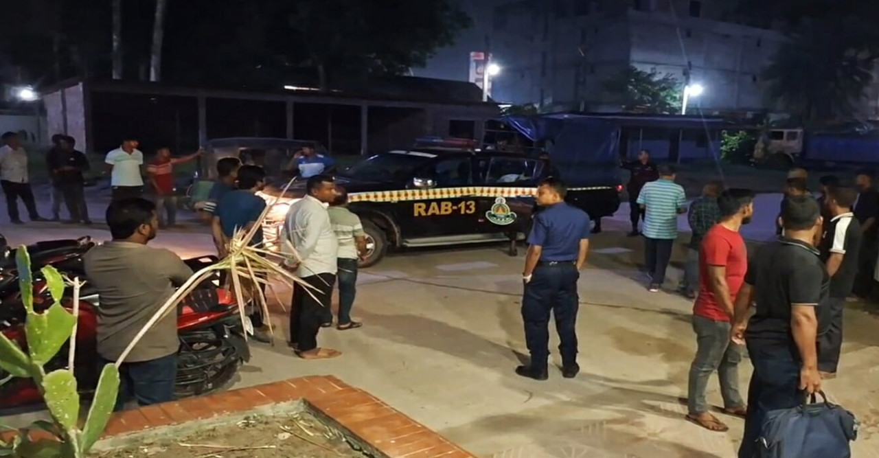 কিশোরী উদ্ধার অভিযানে র‍্যাবের ওপর হামলা, আহত ৭ সদস্য