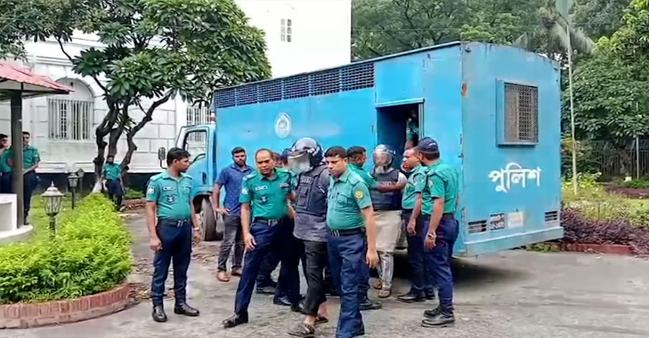 আশুলিয়ায় মরদেহ পোড়ানো ও আবু সাঈদ হত্যা মামলায় ১২ আসামি ট্রাইব্যুনালে