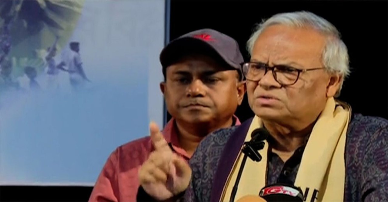 বিএনপি নেতা রুহুল কবীর রিজভী: স্বৈরাচার শক্তি ও অর্থ নিয়ে এখনও সক্রিয়, গণতন্ত্র ঝুঁকিতে