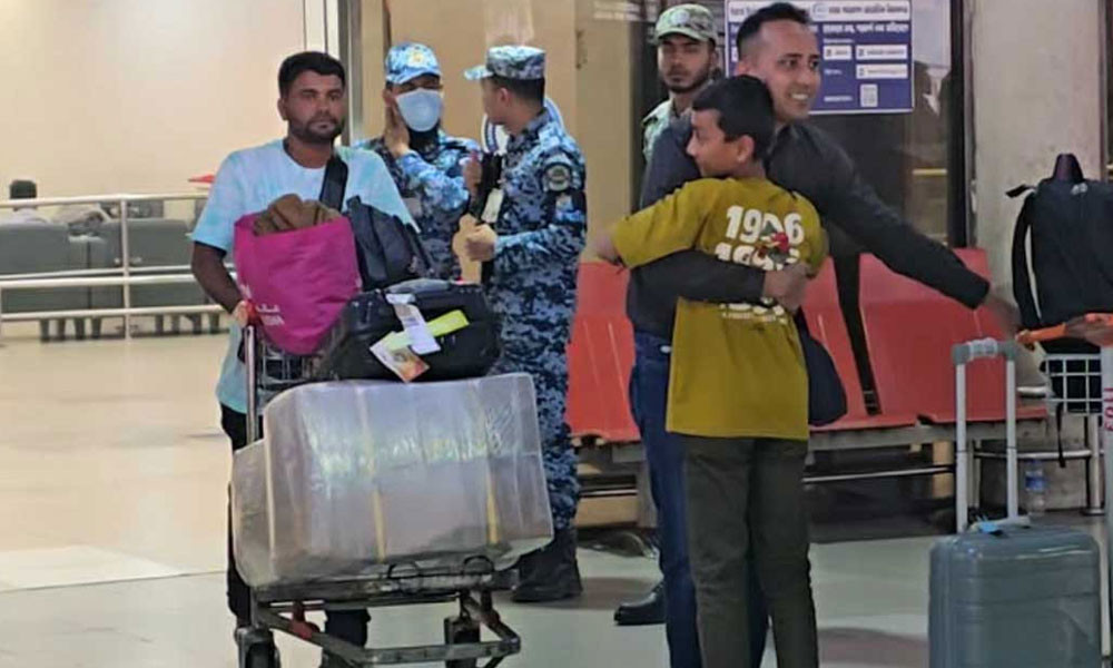দুবাইয়ে আটকে পড়া ১৮৯ বাংলাদেশি দেশে ফিরলেন