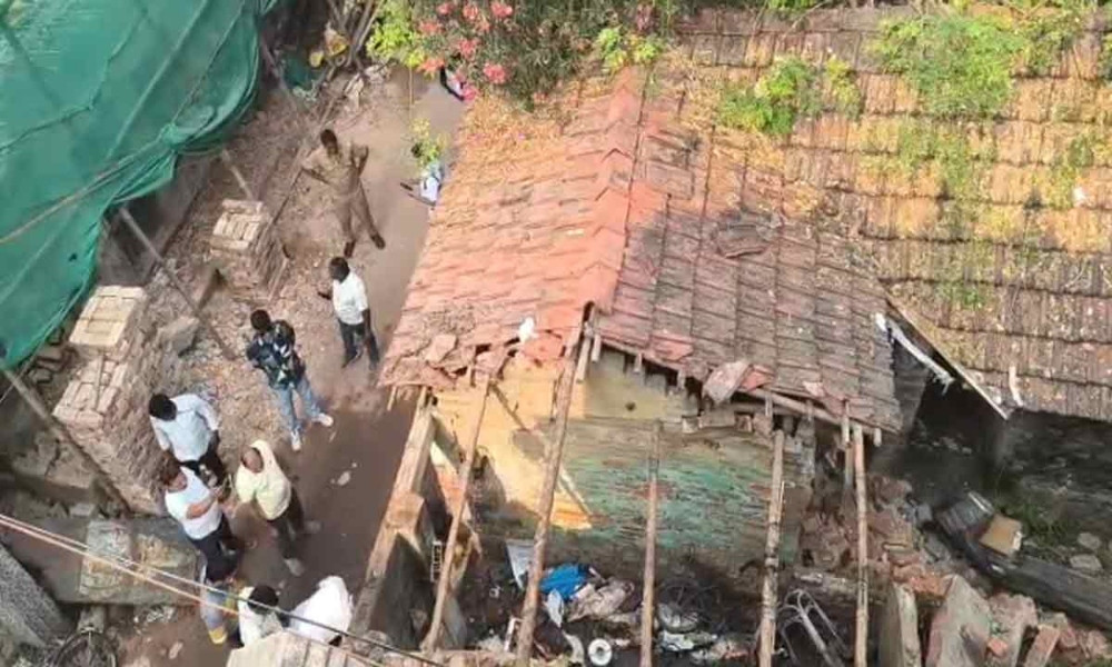 উত্তর কলকাতায় বন্ধ ক্লাবের মধ্যে ভোরে বিস্ফোরণ, এলাকায় আতঙ্ক