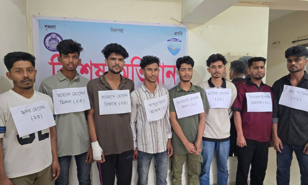 লক্ষ্মীপুরে আধিপত্য বিরোধে গোলাগুলি: ৮ জন গ্রেপ্তার