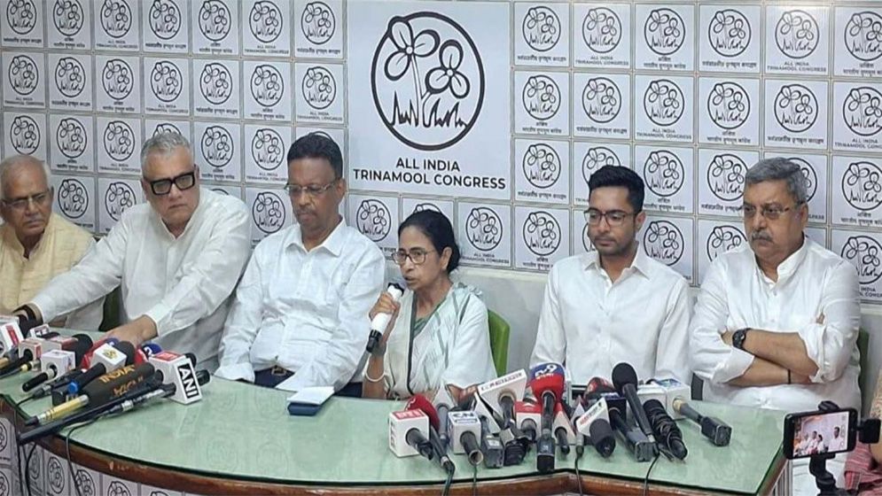 পদত্যাগ করবেন না মমতা, ভোট লুটের অভিযোগে সরব তৃণমূল নেত্রী