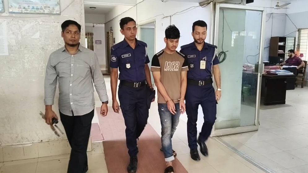 আখাউড়ায় স্ত্রীর চুল কেটে নির্যাতনের অভিযোগে স্বামী গ্রেফতার
