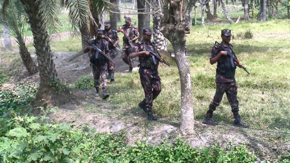 সাতক্ষীরা সীমান্তে বিএসএফের পুশইন চেষ্টায় বিজিবির বাধা