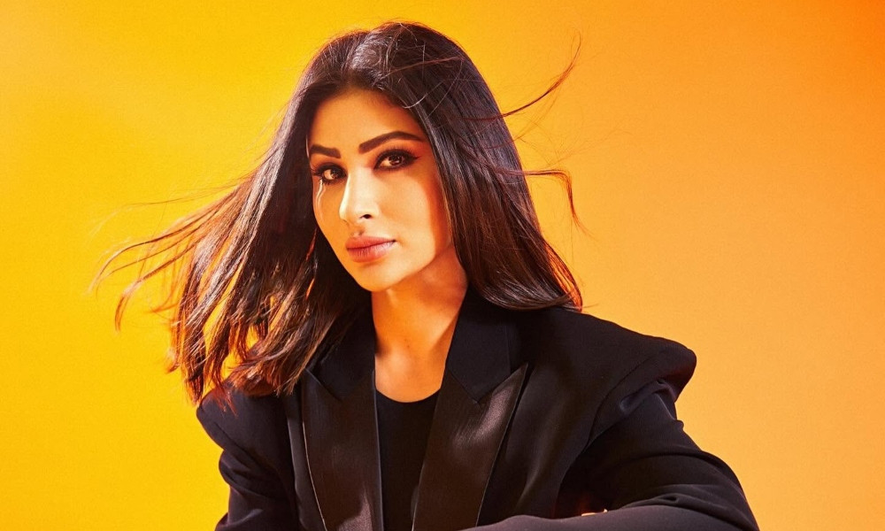নিজেকে নিয়ে ছড়ানো গুঞ্জন প্রসঙ্গে মুখ খুললেন মৌনি রায়