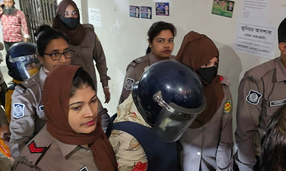 শিশু গৃহকর্মী নির্যাতন মামলা: সাবেক বিমান এমডি শফিকুর ও স্ত্রী বিথীর রিমান্ড মঞ্জুর