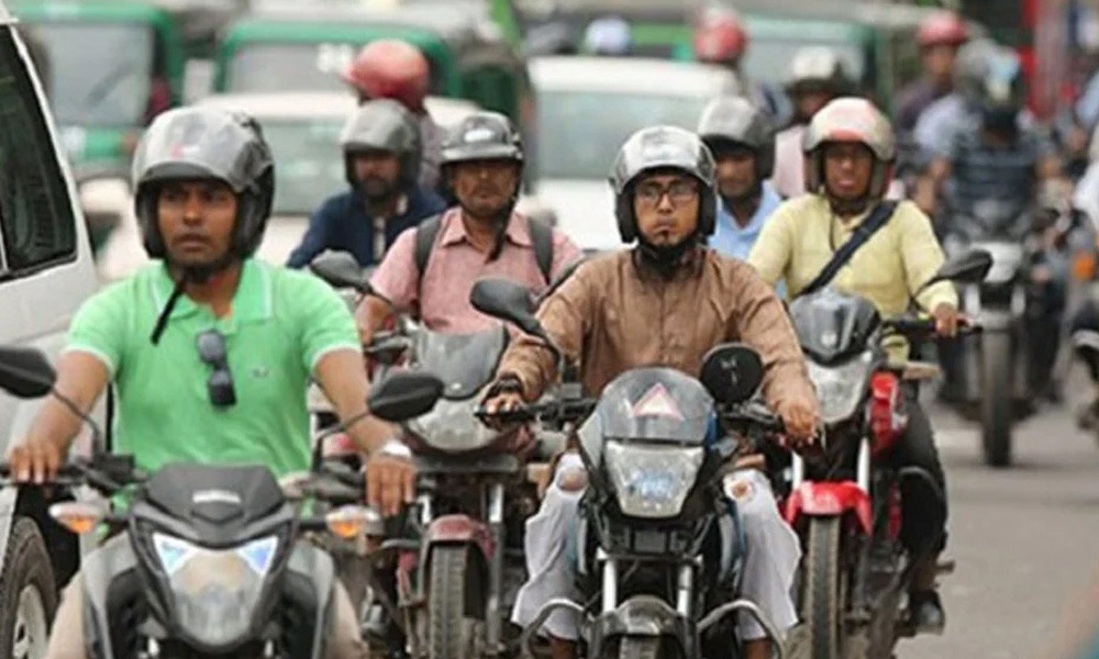 মধ্যরাতেই শেষ হচ্ছে মোটরসাইকেল চলাচলের নিষেধাজ্ঞা, স্বাভাবিক হচ্ছে সড়ক চলাচল