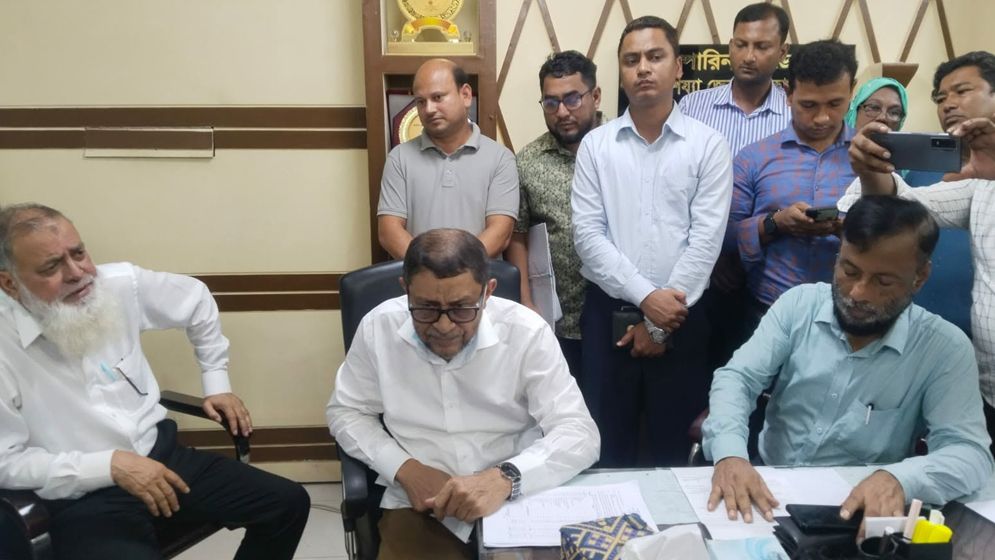 নোয়াখালী জেনারেল হাসপাতালে অনিয়ম, তত্ত্বাবধায়ককে প্রত্যাহার; ২৩ চিকিৎসকের বিরুদ্ধে ব্যবস্থা
