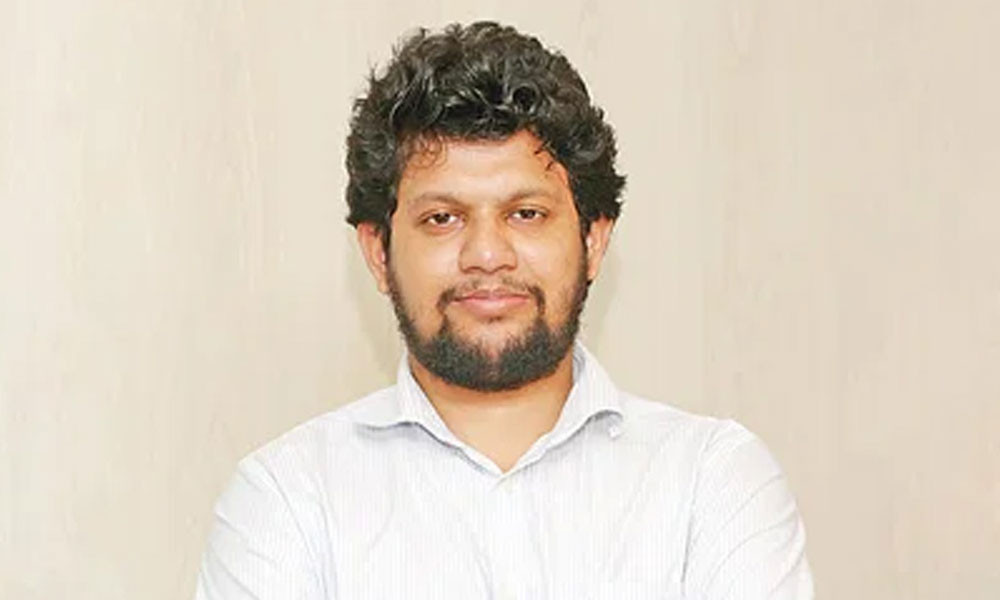 ‘ভ্রাতৃঘাতী সংঘাত এড়িয়ে ঐক্য গড়ুন’:রহস্যময় বার্তায় মাহফুজ আলম