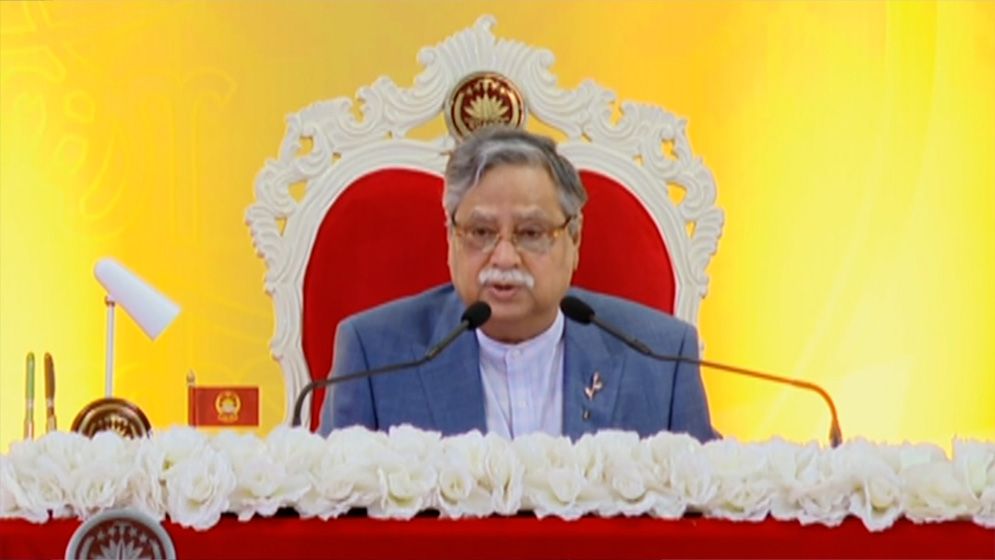 আধুনিক চতুর্মাত্রিক সশস্ত্র বাহিনী গঠনে সরকার প্রতিশ্রুতিবদ্ধ: রাষ্ট্রপতি