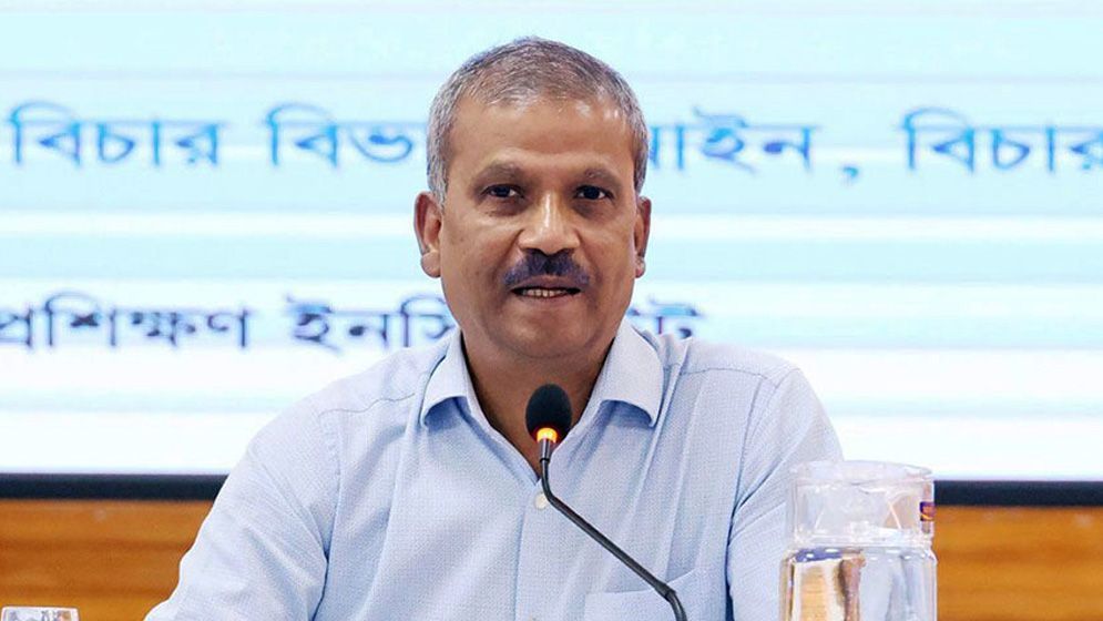 ‘শেখ হাসিনা এখনই দেশে ফিরে আইনের মুখোমুখি হোন’:আসিফ নজরুল