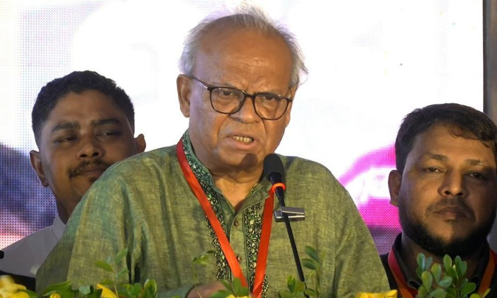 ‘চিকিৎসার জন্য বিদেশমুখী হওয়া কমাতে দেশের স্বাস্থ্যসেবা উন্নত করতে হবে’: রিজভী